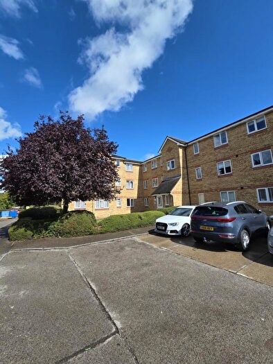2 Bedroom Flat To Rent In Milestone Close, Edmonton, N9
