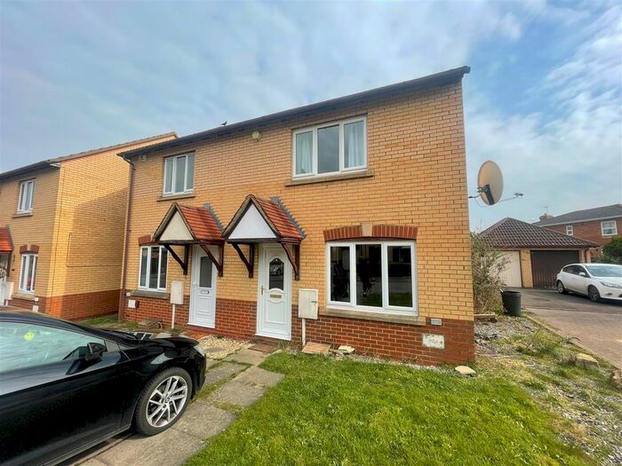 3 Bedroom Semi-Detached House To Rent In Hoathly Mews, Kents Hill, Milton Keynes, MK7