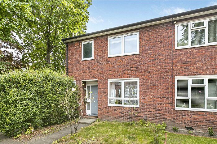 3 Bedroom End Terrace House To Rent In Newnes Path, London, SW15