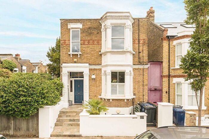 3 Bedroom Flat For Sale In Montgomery Road, Chiswick, W4