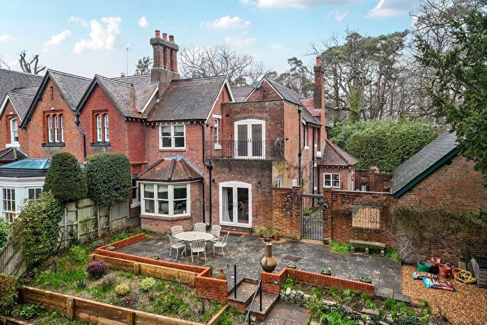 4 Bedroom End Terrace House For Sale In Bassett Green Road, Bassett, Southampton, Hampshire, SO16