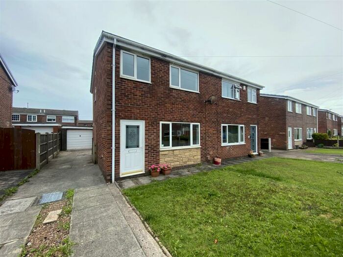 3 Bedroom Semi-Detached House To Rent In Alpine Close, Lostock Hall, Preston, PR5