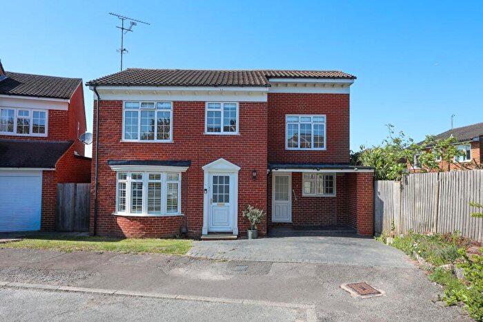 4 Bedroom Detached House For Sale In Tindal Close, Burgess Hill, RH15