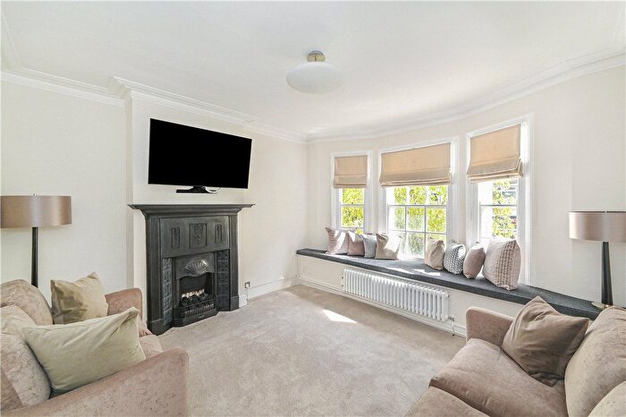 3 Bedroom Flat To Rent In Dorset Street, Marylebone, W1U