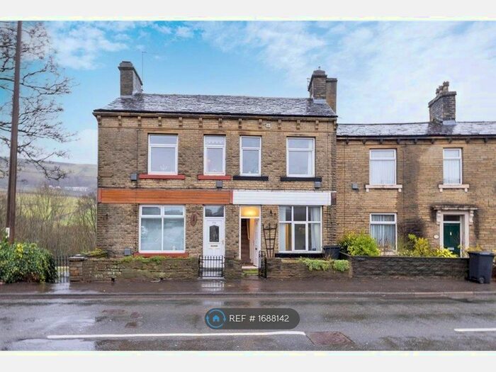 3 Bedroom Terraced House To Rent In Ovenden Road, Halifax, HX3