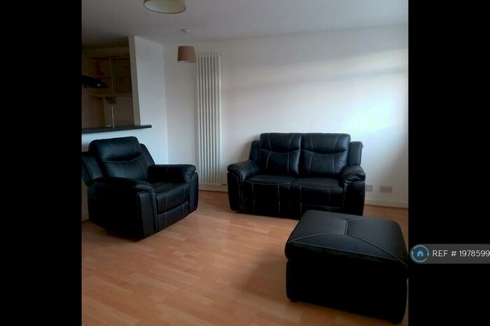 2 Bedroom Flat To Rent In East Pilton Farm Crescent, Edinburgh, EH5