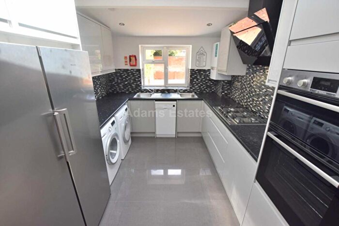 7 Bedroom Terraced House To Rent In Palmer Park Avenue, Reading, RG6