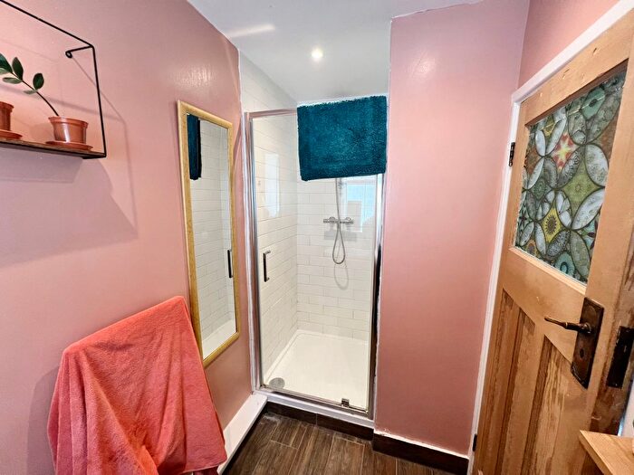 2 Bedroom Flat To Rent In Cavell Road, Oxford, Oxfordshire, OX4