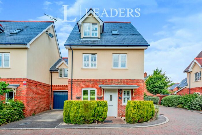 4 Bedroom Link Detached House To Rent In Brown Close, Broadbridge Heath, Horsham, RH12