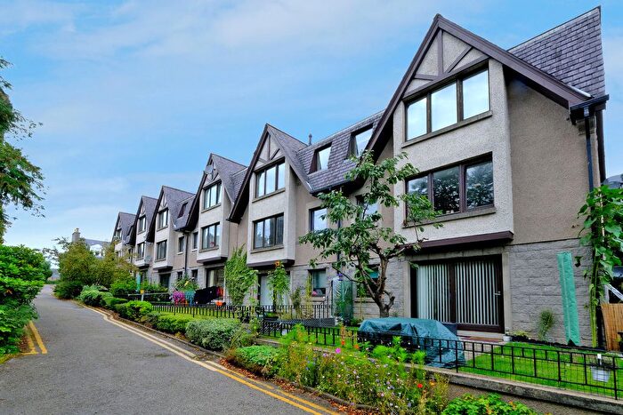 2 Bedroom Flat For Sale In Albert Den, Aberdeen, AB25