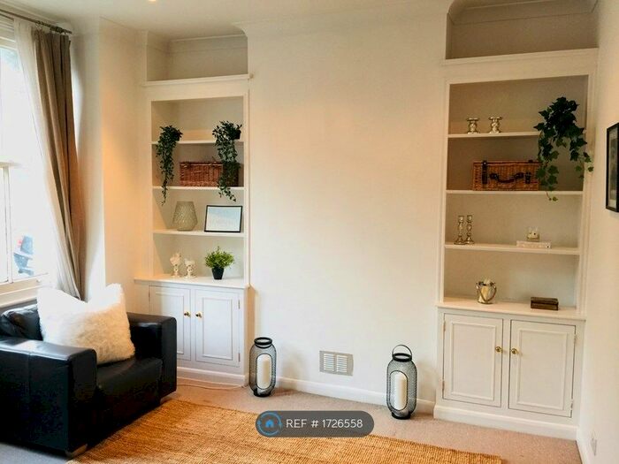 2 Bedroom Flat To Rent In Emu Road, London, SW8