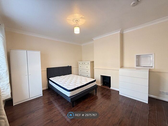 4 Bedroom Terraced House To Rent In Bailey Cottages, London, E14