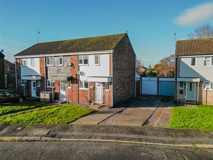 2 Bedroom End Terrace House For Sale In Galsworthy Place, Aylesbury, HP19