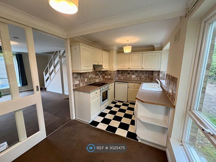 2 Bedroom Maisonette To Rent In Broadlands Court, Bracknell, RG42