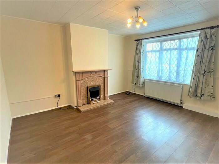 2 Bedroom Maisonette To Rent In Whittington Way, Pinner, HA5