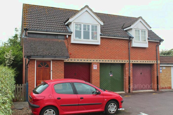 2 Bedroom Maisonette To Rent In Avondale Gardens, Hounslow, TW4