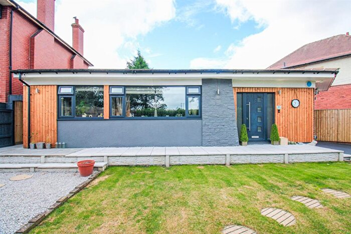 2 Bedroom Detached Bungalow For Sale In Valley Road, Dewsbury, WF12