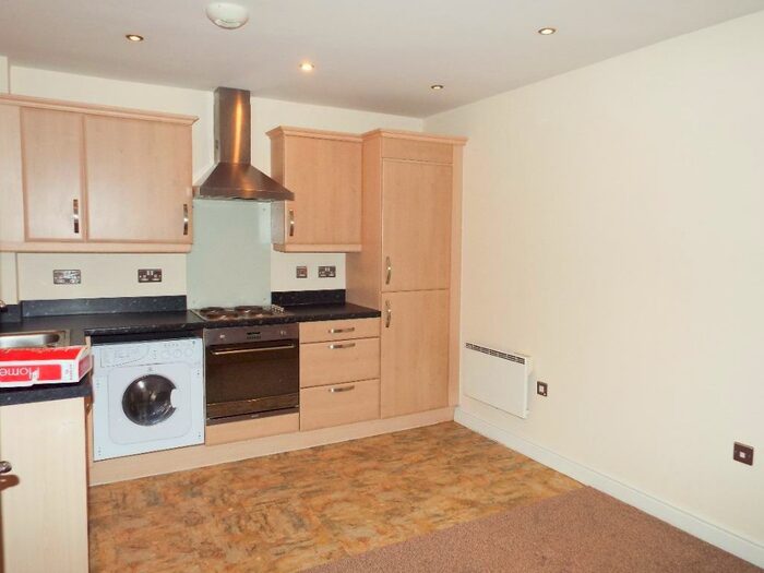 2 Bedroom Flat To Rent In Carlton Boulevard, Lincoln, LN2