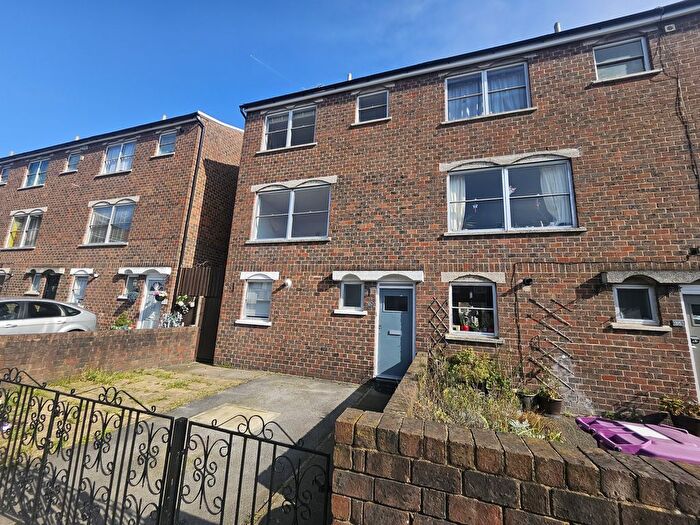 4 Bedroom Town House To Rent In Tollet Street, London, E1