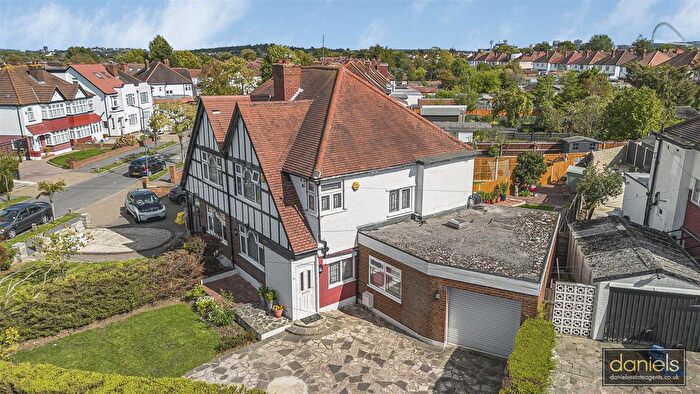 3 Bedroom Semi Detached House For Sale In The Fairway, Wembley, HA0