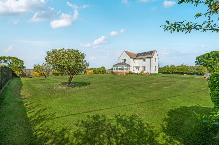 3 Bedroom Detached House For Sale In The Ridings, Leafield, Witney, OX29