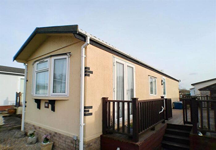 2 Bedroom Park Home For Sale In Harby Road, Langar, Nottingham, NG13