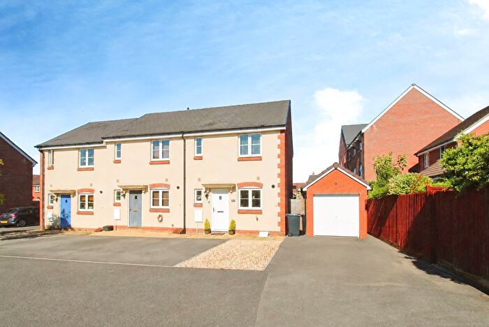 2 Bedroom End Of Terrace House For Sale In Linnet Lane, Melksham, SN12