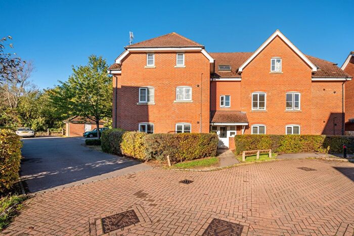 2 Bedroom Flat To Rent In Ducketts Mead, Reading, RG2