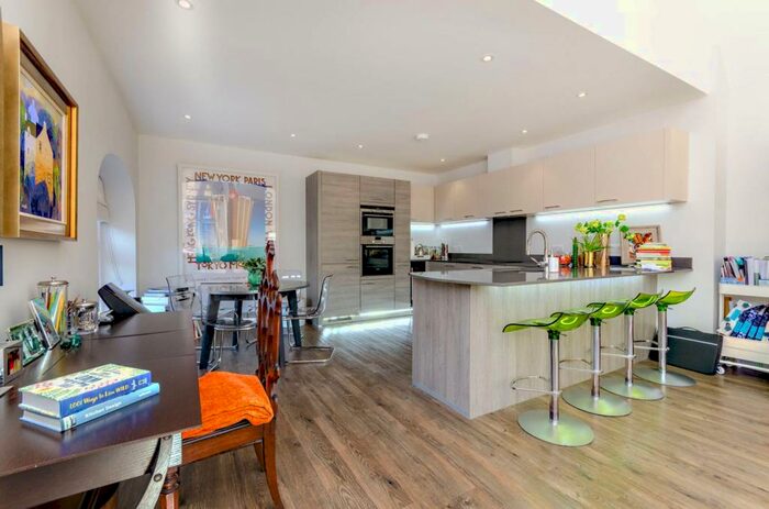 2 Bedroom Flat To Rent In Millmead Terrace, Guildford, GU2