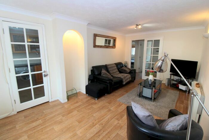 2 Bedroom Flat To Rent In Clover Way, Wallington, SM6
