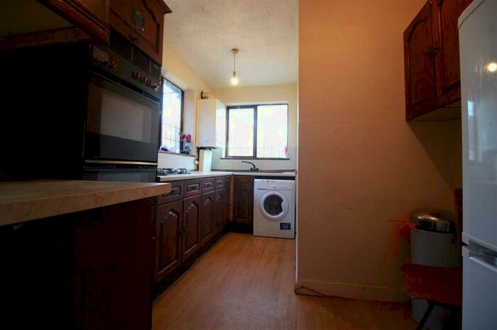 2 Bedroom Apartment To Rent In Essex Gardens, Hornchurch, RM11