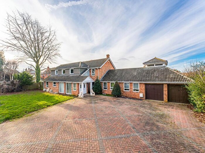 5 Bedroom Detached House For Sale In Pytchley Road, Kettering, NN15