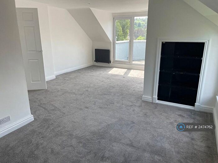 1 Bedroom Penthouse To Rent In Overdale, Hyde, SK14