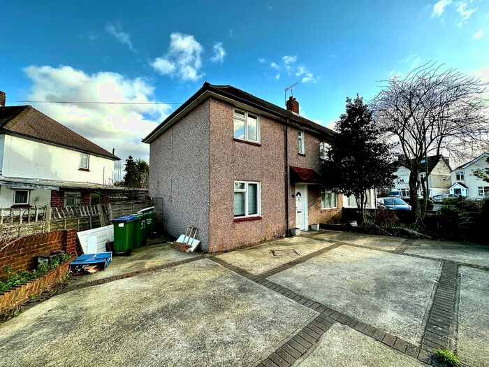 4 Bedroom Semi-Detached House To Rent In Chaucer Road, Welling, Kent, DA16