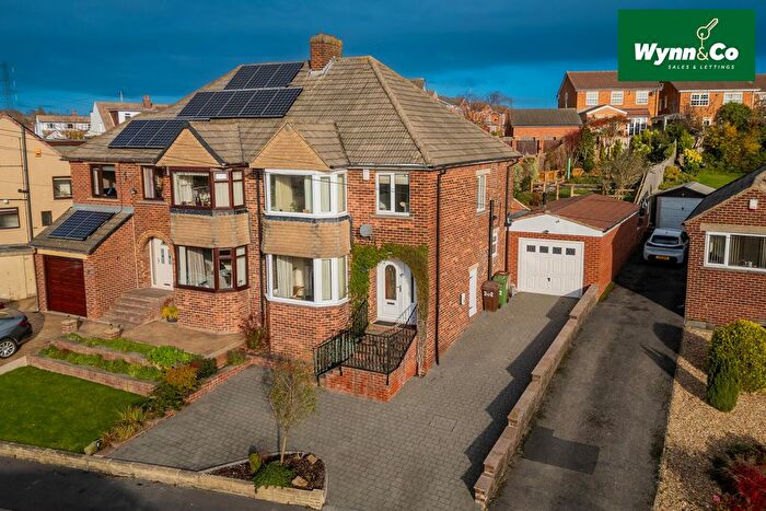 3 Bedroom Semi Detached House For Sale In Lindale Mount, Wakefield, WF2