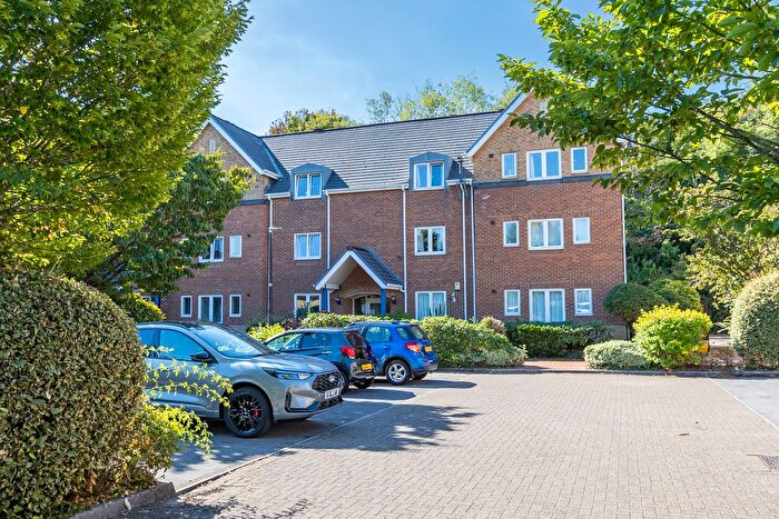 2 Bedroom Flat For Sale In The Slipway, Penarth, CF64