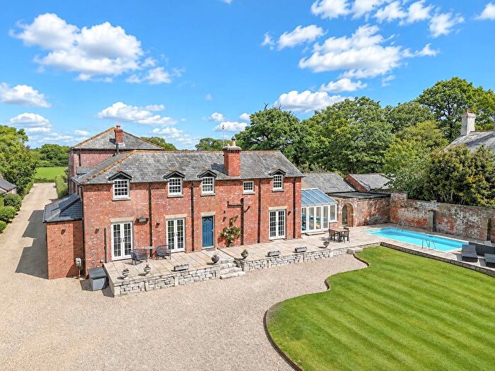 4 Bedroom Property For Sale In Angel Lane, New Milton, BH25