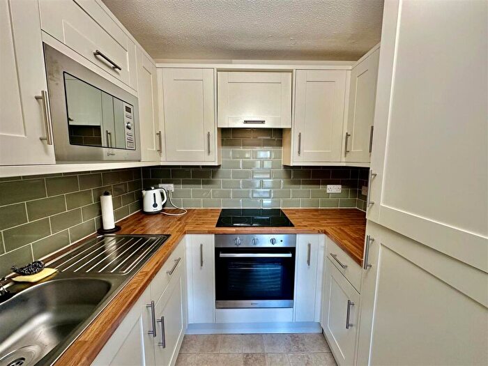 1 Bedroom Retirement Property For Sale In South Street, Farnham, GU9