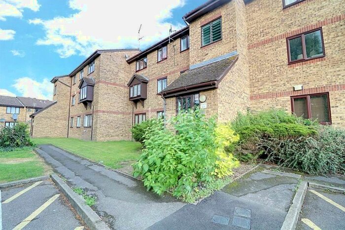 1 Bedroom Flat To Rent In Stocksfield Road, London, E17