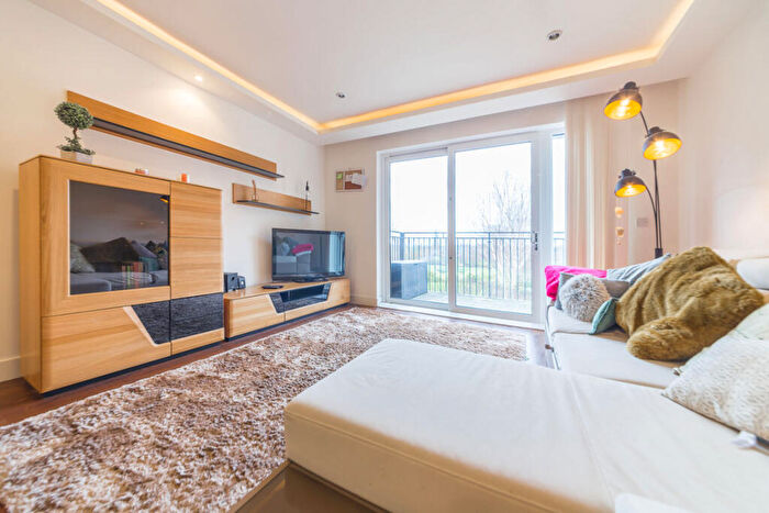 2 Bedroom Flat To Rent In Dowding Drive, Kidbrooke, SE9