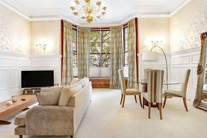 2 Bedroom Flat To Rent In Cromwell Road, Earls Court, SW5