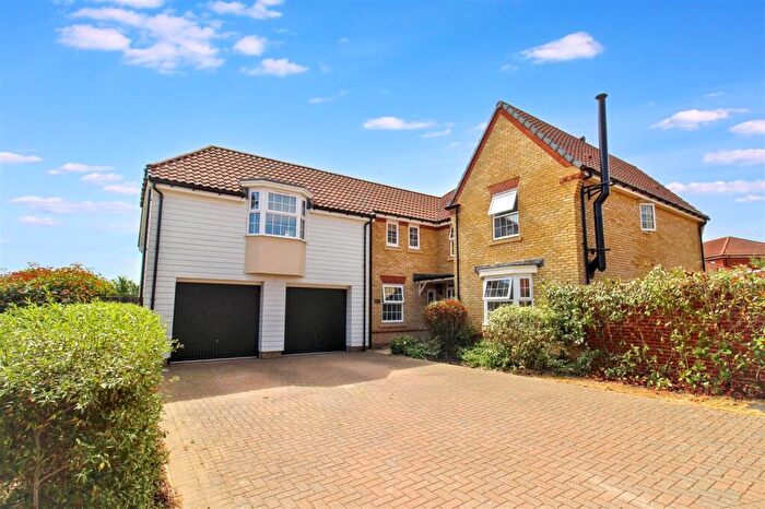 5 Bedroom Detached House For Sale In Prince Of Wales Drive, Aylsham, Norwich, NR11
