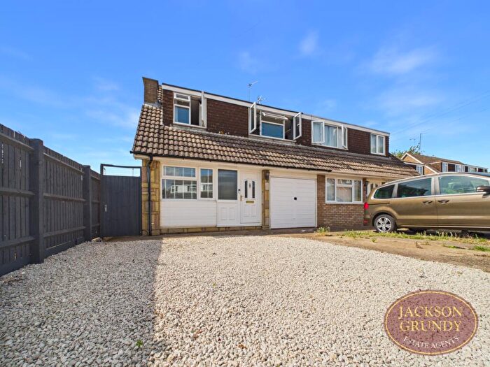 3 Bedroom Semi-Detached House To Rent In Grasscroft, Kingsthorpe, NN2