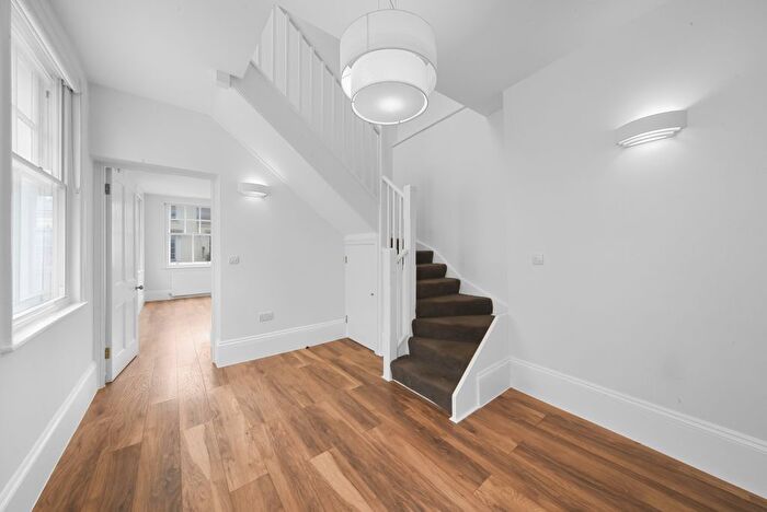 2 Bedroom Flat To Rent In Durnford Street, London, SE10