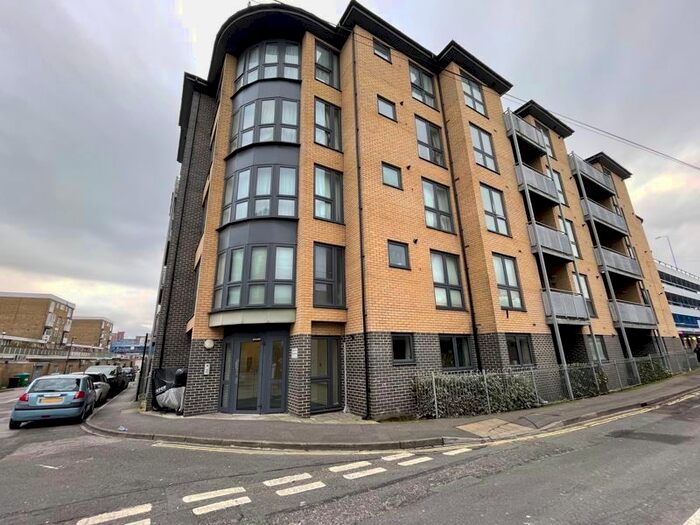 1 Bedroom Flat To Rent In Canal Walk, Southampton, SO14