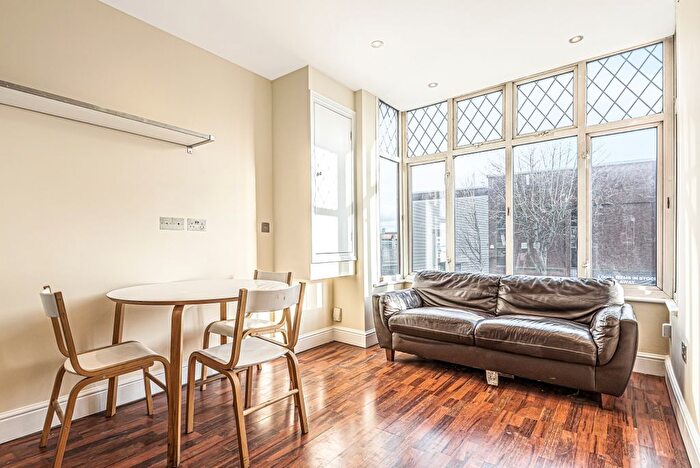 5 Bedroom Flat To Rent In Morden Road, London, SW19