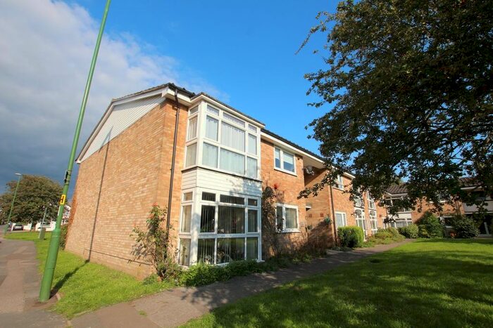 2 Bedroom Flat To Rent In New Street, Horsham, RH13