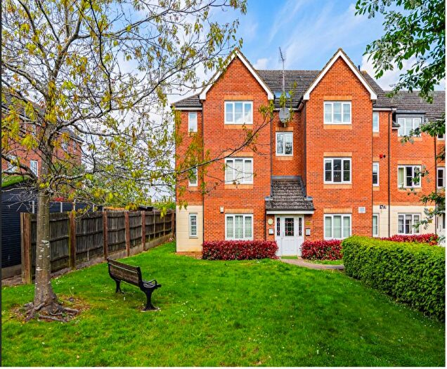 2 Bedroom Flat To Rent In Fitzwilliam Court, Eaton Way, WD6