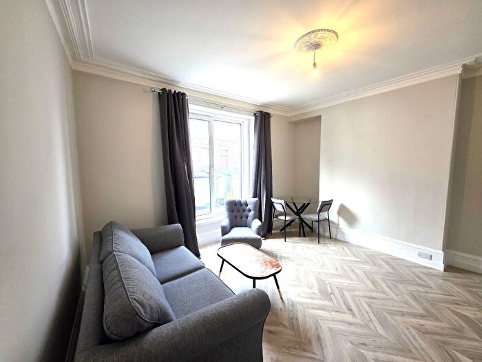 1 Bedroom Flat To Rent In Wallfield Place, Rosemount, Aberdeen, AB25