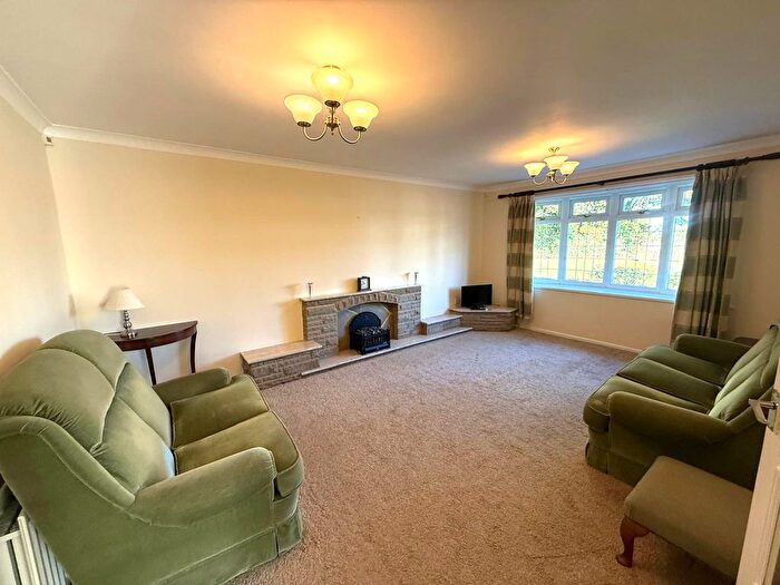 2 Bedroom Semi-detached Bungalow For Sale In Silverdale Way, Whickham, NE16